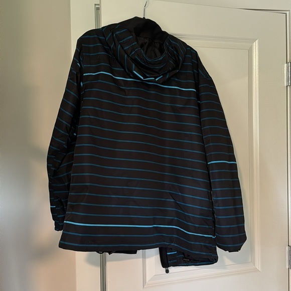 🦖 Empyre black and blue snowboarding jacket - Picture 9 of 9